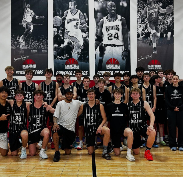 Our last matches of the 16 day epic USA Basketball Tour for Christ’s College were with none other than the NBA Legend Monta Ellis and his Academy in Dallas, TX.  The Varsity team took away the win with seconds to spare. A truly hard fought game. #MontaEllis #BasketballTour #HoopsTour #SportsTravel #TourTime #SportsAcademy #Inspired #SchoolTravel #SportsTour