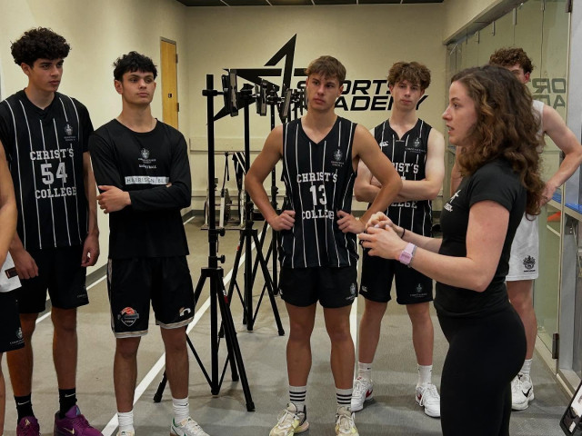 Christ’s College Basketball training at the Sports Academy, Dallas. Today is all about Cognition Training and Bio-Mechanics. Learning from the best! #BasketballTour #SportsTravel #SportsAcademy #GroupTravel #HoopsTour #FinanciallyBonded #Inspired